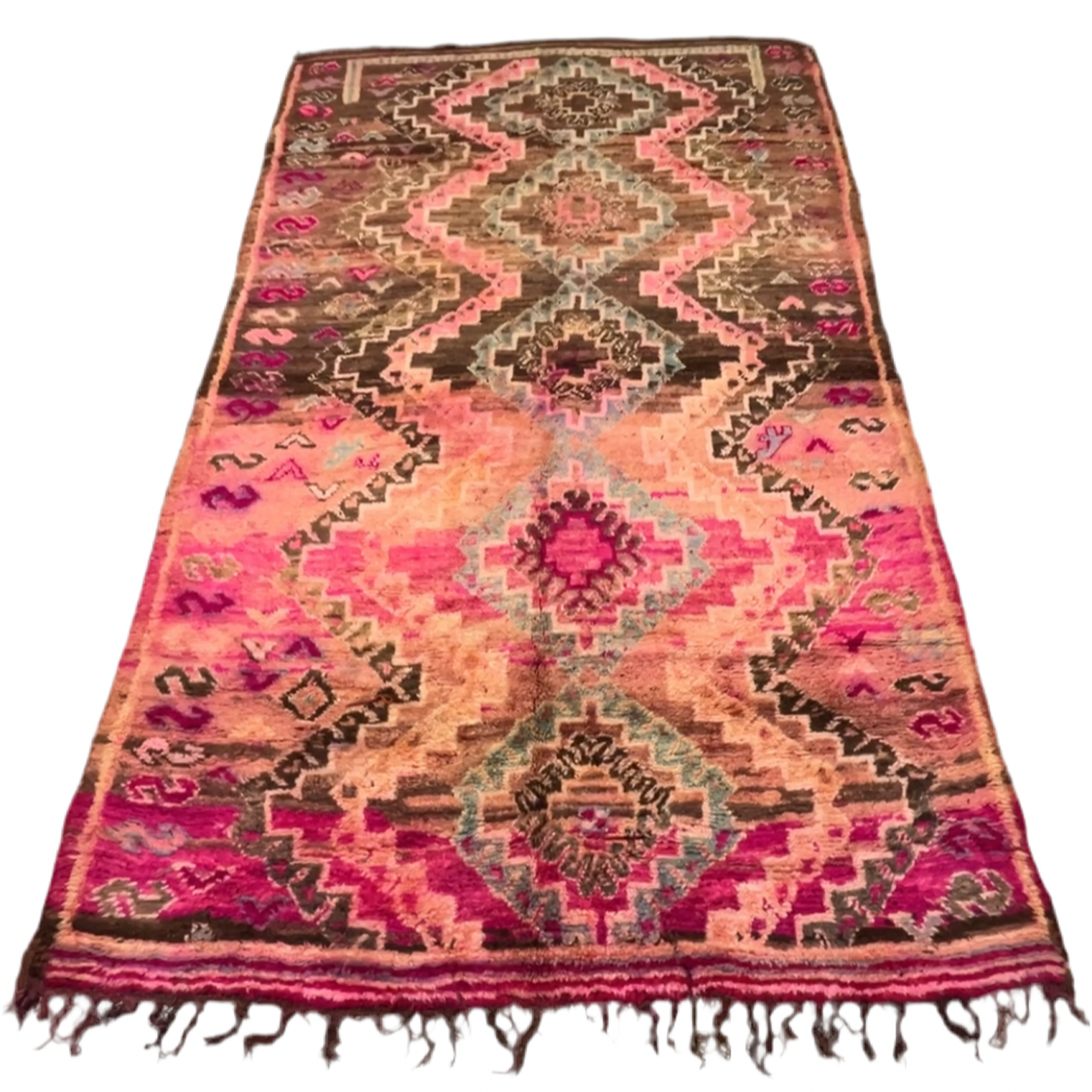 Top-down view of the Boujaad rug showing the symmetrical zigzag path running vertically through the center of the brown and magenta field.